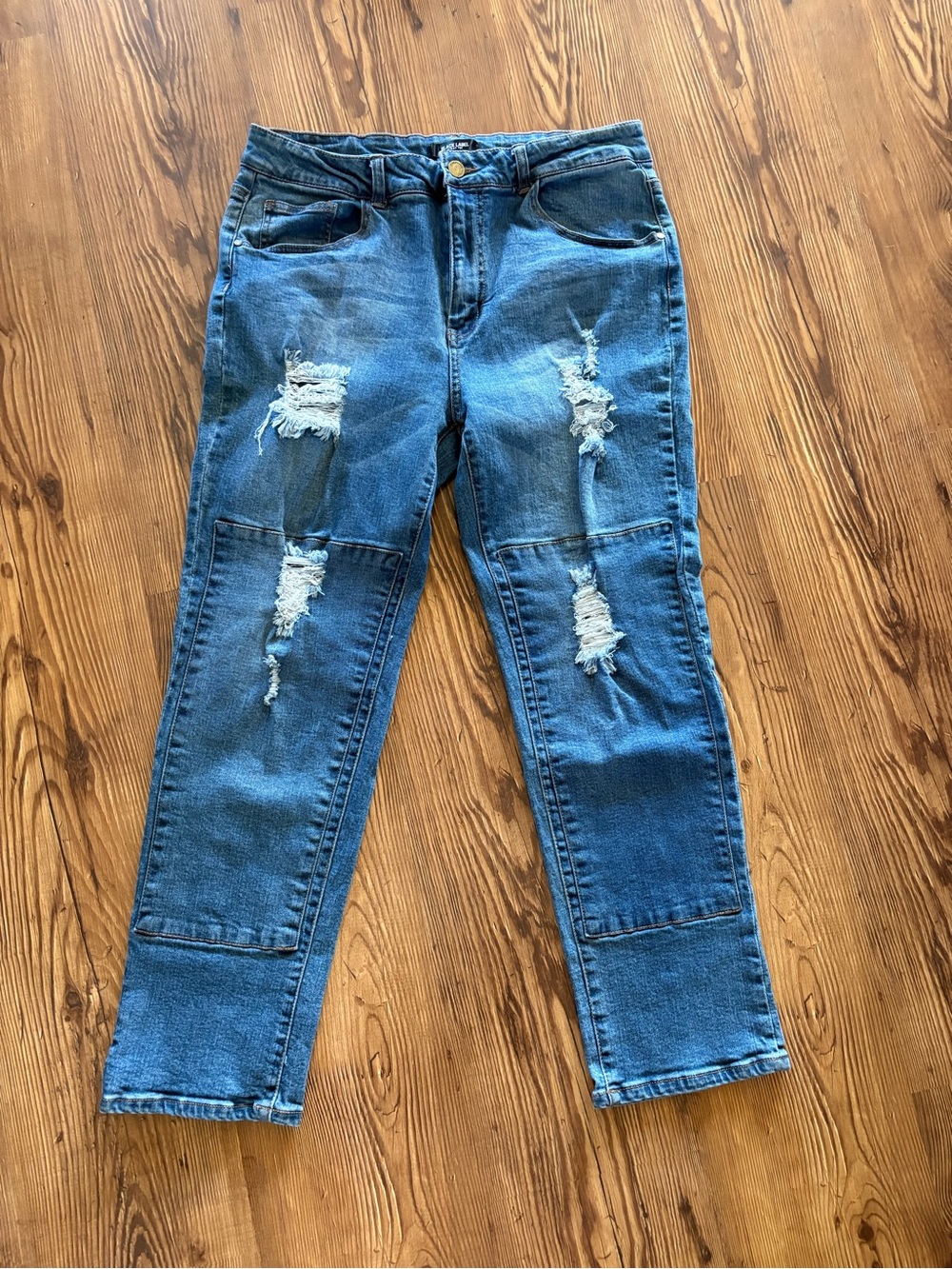 Black label C’est toi jeans distressed size 33/15